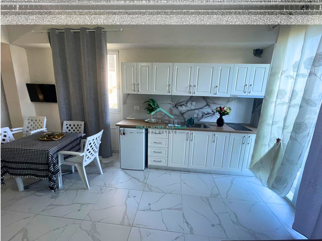 Studio Me Qira, Uje i Ftohte, Vlore.