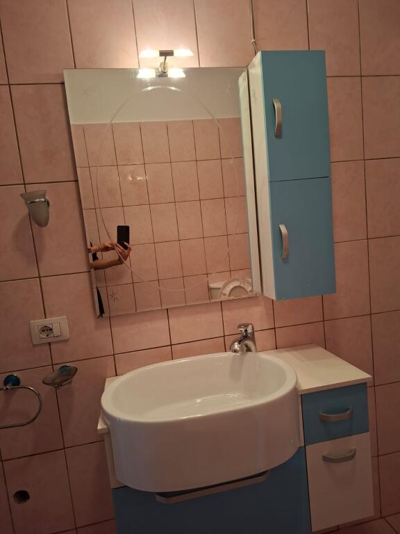 🏡 Yzberisht – Appartamento 2+1 con parcheggio in affitto