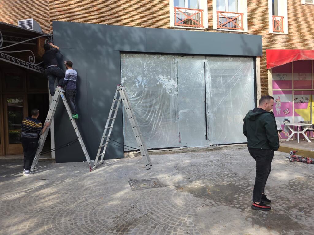 Shitet Dyqan – Kompleksi Deliorgji (pranë Hilton, Tiranë)