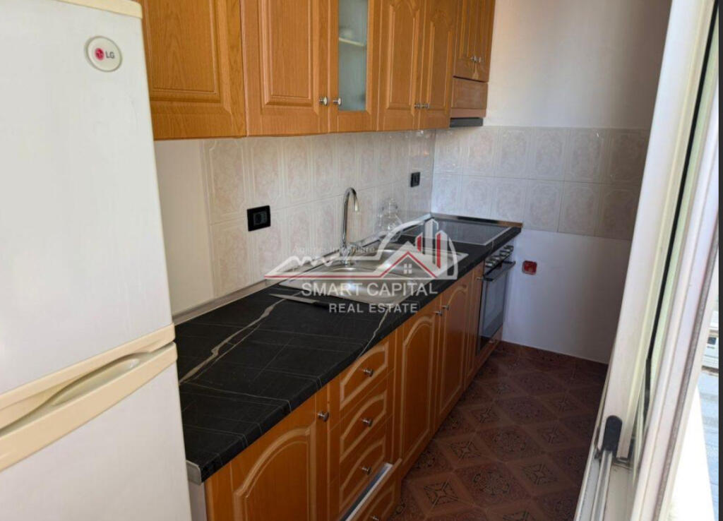 JEPET ME QIRA AFATGJATE APARTAMENT 2+1 NE AFERSI TE ALSES, VLORE!!
