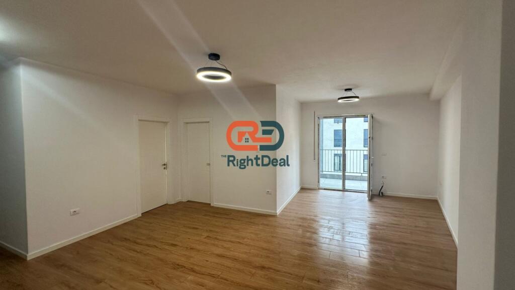 Ne Astir, Tek Kompleksi Jolla, Shitet Apartament 2+1 Me Post Parkimi!