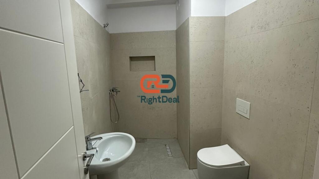 Ne Astir, Tek Kompleksi Jolla, Shitet Apartament 2+1 Me Post Parkimi!