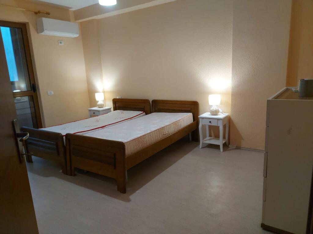 🏡 Yzberisht – Appartamento 2+1 con parcheggio in affitto