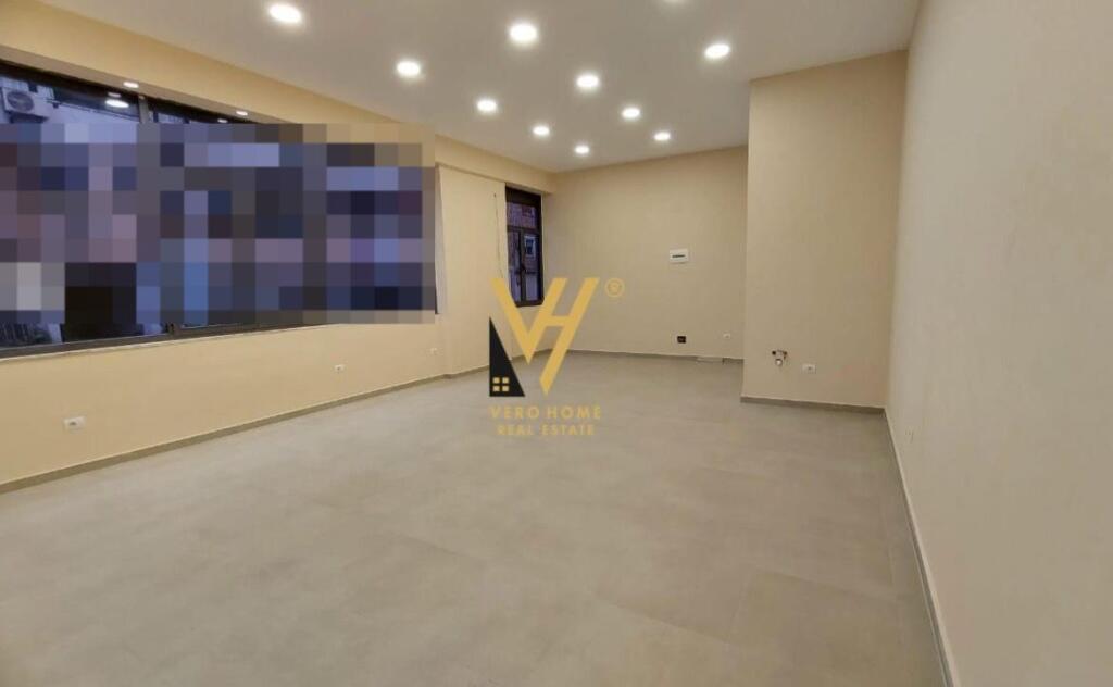 JEPET ZYRE 55 M2 ME QERA NE MYSLYM SHYR 50.000 LEKE