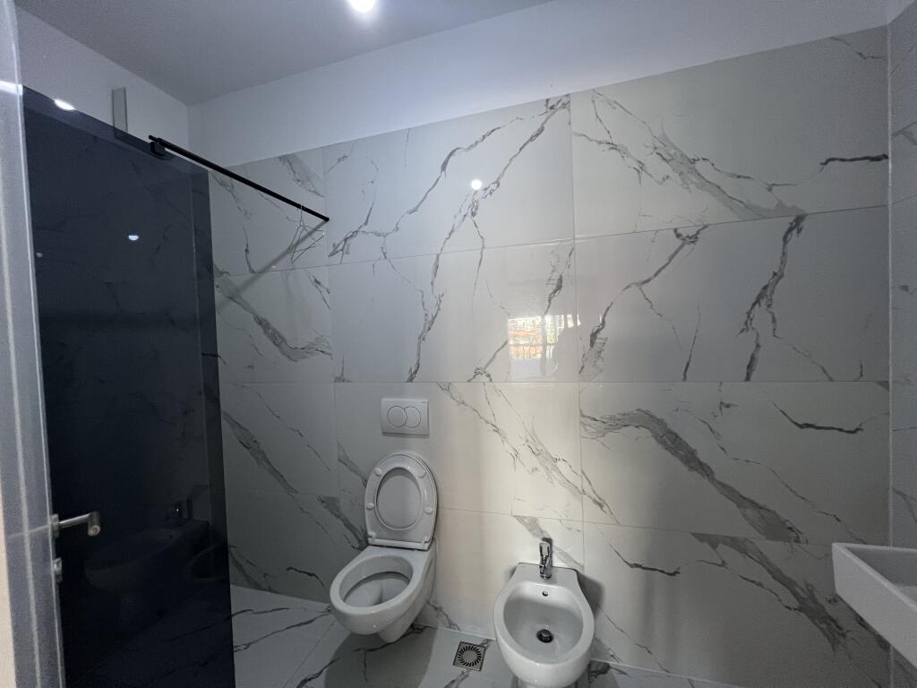Apartment 2+1+2 for sale Elbavo Bulevardi i Ri