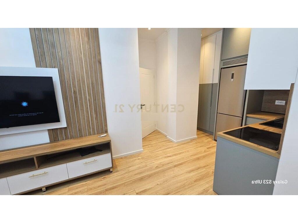 Jepet me qera apartament 2+1 Xhamllik