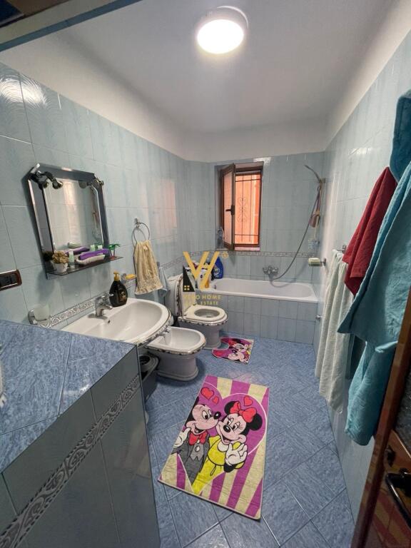 JEPET APARTAMENT 2+1 ME QIRA TE PAZARI I RI 60.000 LEKE