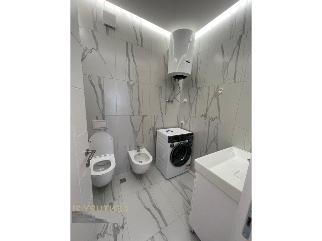 Jepet apartament 3+1+2 për QIRA në Univers City!