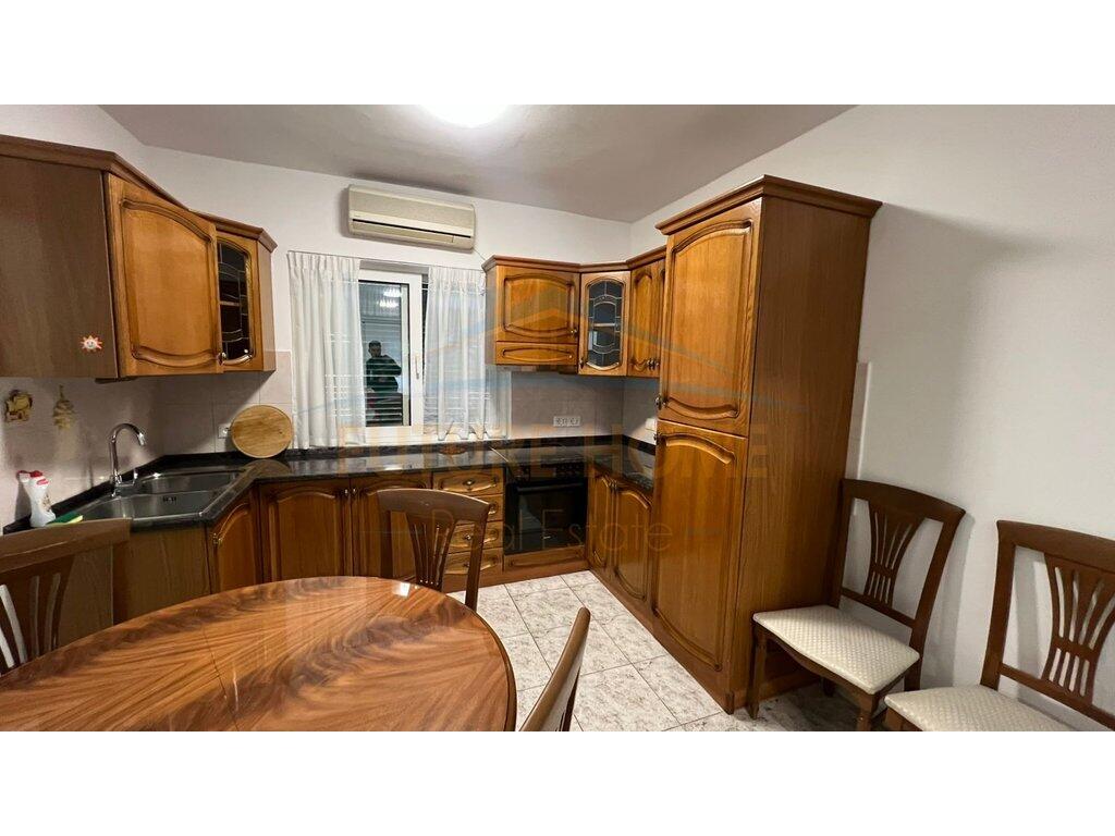 Apartament 2+1+2, Rruga Fortuzi