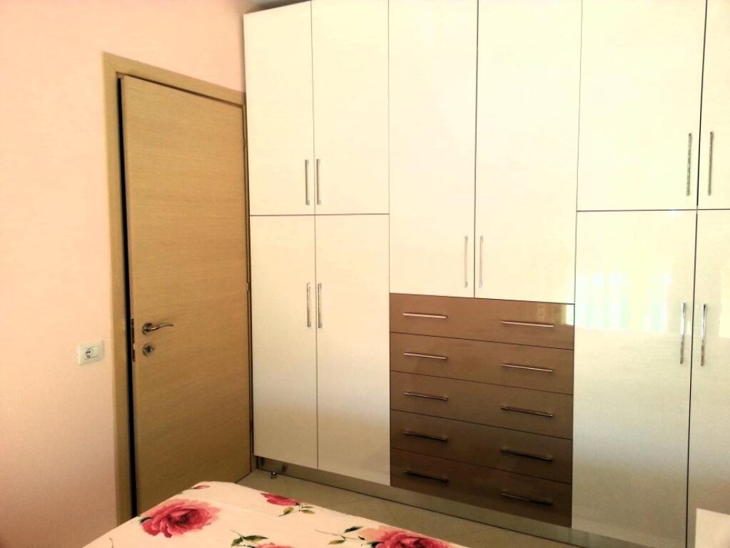 Apartament i bukur: 1+1 Sip 68m2 – SUPER MODERN – SUPER Pozicion tek ZOGU I ZI