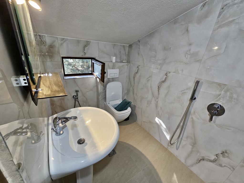 📣 QERA Apartament 3+1 Me 2 Tualete, Verandë Dhe Parking 📍 Rruga Nikollë Filja, Tiranë ✨