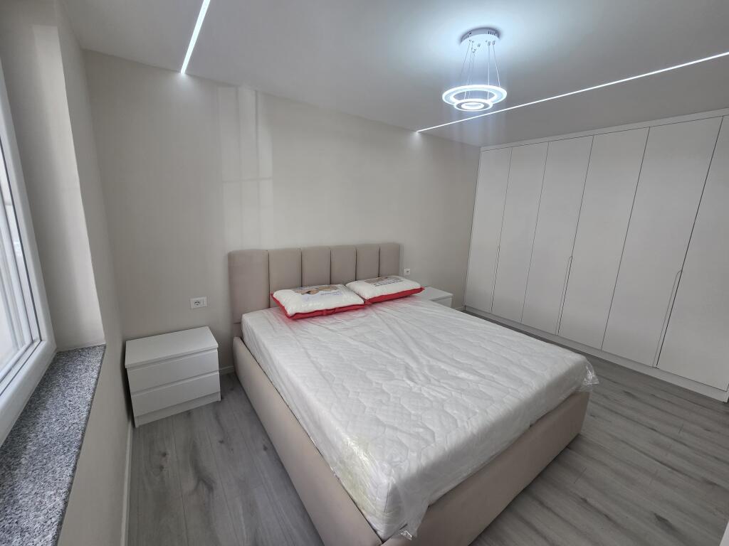 Apartament  1+1+Ballkon me Qira Tek Shkolla Mihal Grameno