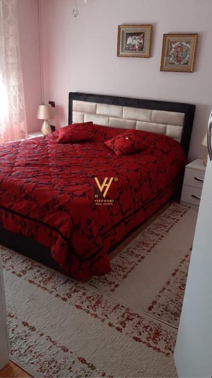 JEPET APARTAMENT 2+1 ME QIRA TE PAZARI I RI 60.000 LEKE