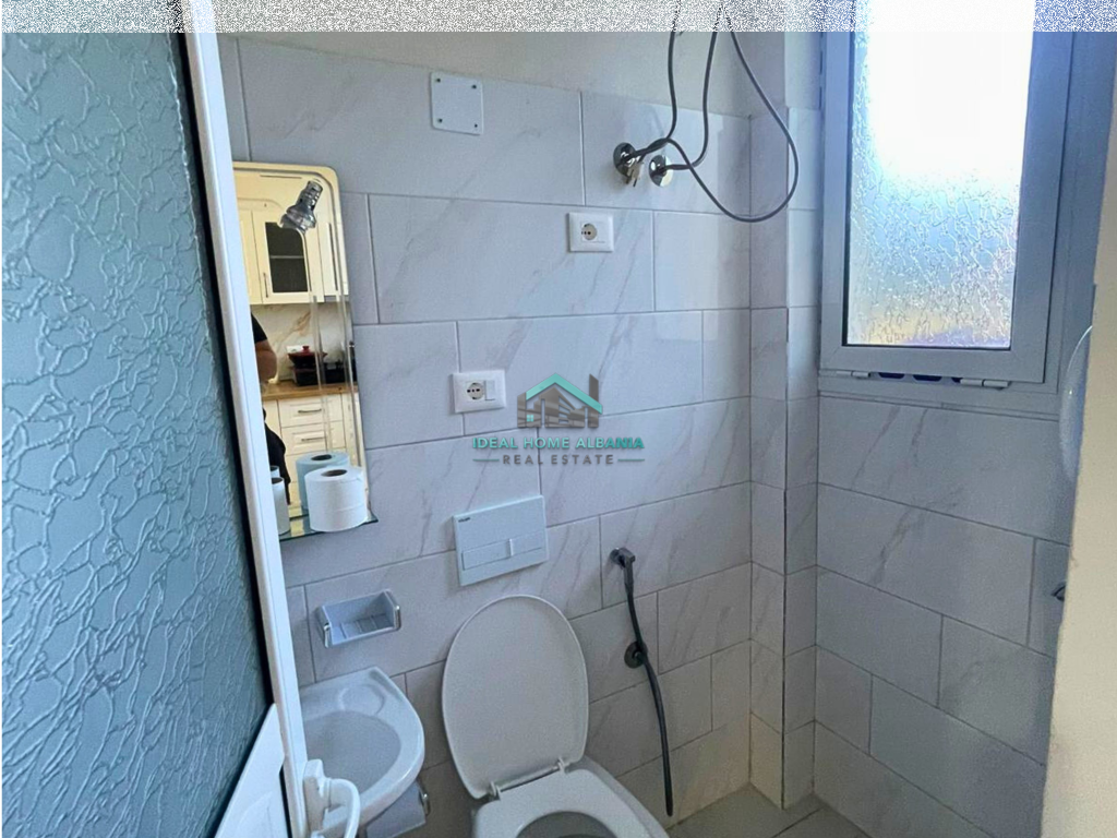 Studio Me Qira, Uje i Ftohte, Vlore.