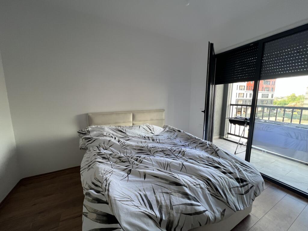 Apartment 2+1+2 for sale Elbavo Bulevardi i Ri