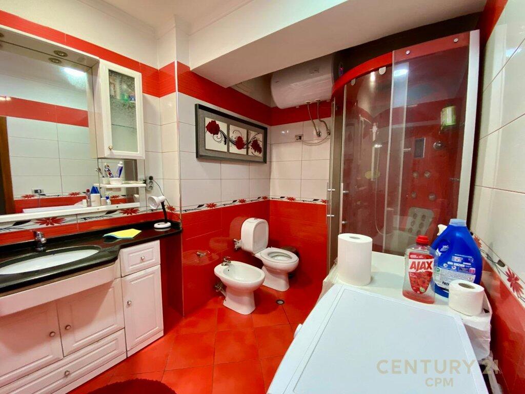 Apartament 2+1 per shitje prane gjimnazit Petro Nini Luarasi