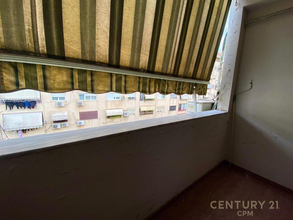 Apartament 2+1 per shitje prane gjimnazit Petro Nini Luarasi