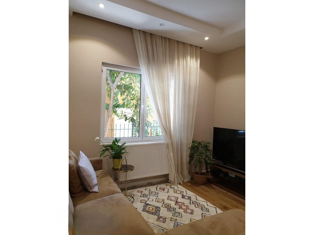 JEPET ME QIRA KATI I PARE I NJE VILE 1+1 + POST PARKIMI DHE VERANDE 650 € /Muaj