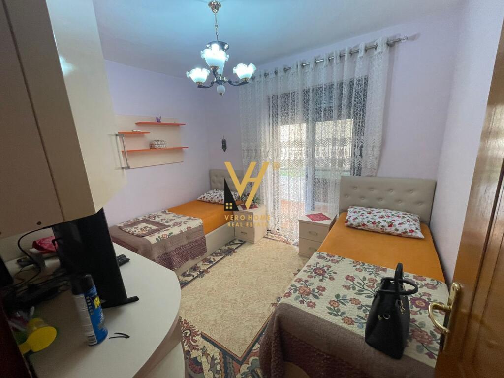 JEPET APARTAMENT 2+1 ME QIRA TE PAZARI I RI 60.000 LEKE