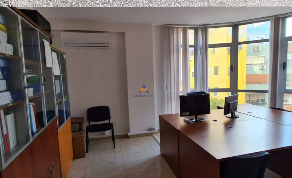 OFFICE FOR RENT 87M2 "MIHAL GRAMENO SCHOOL, STUDENT CITY" 700 EURO