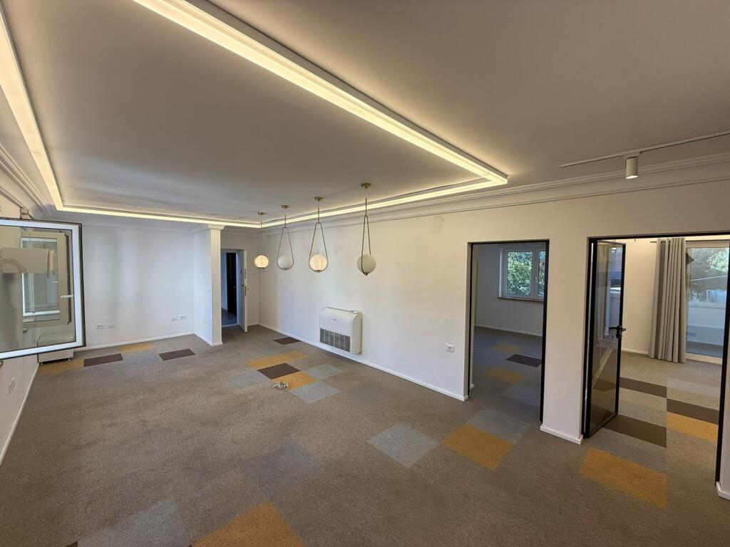 AMBIENTE UFFICIO 130M2 IN AFFITTO PRESSO VIA DURRESI