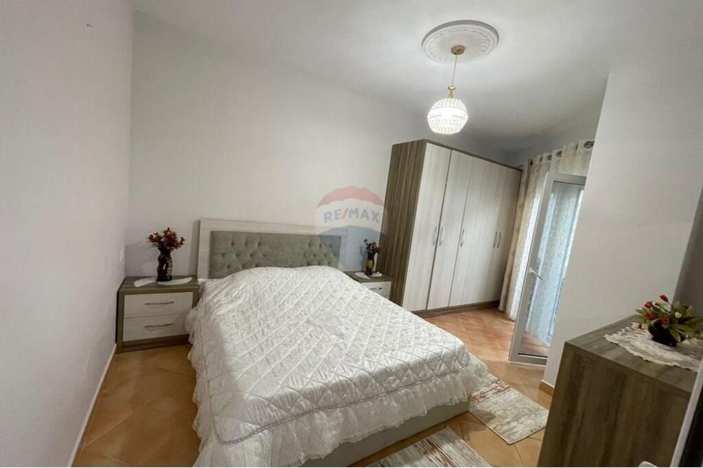 Jepet me qira apartament 1+1 tek Liqeni i thate