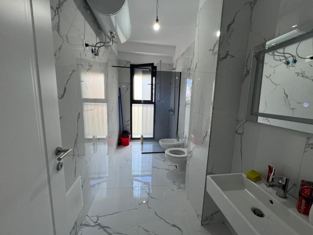 Apartament 2+1+2 në kompleksin El Bavo, pranë Bulevardit të Ri në Tiranë