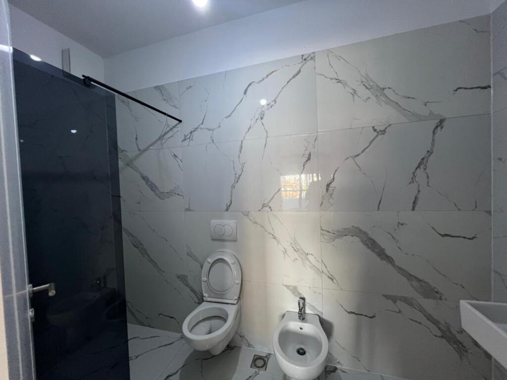 Apartament 2+1+2 në kompleksin El Bavo, pranë Bulevardit të Ri në Tiranë