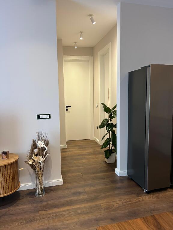 Apartament 2+1+2 per qira, Komuna e Parisit