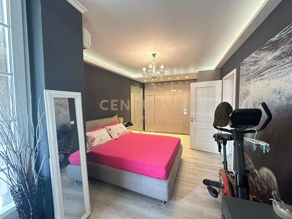 Apartament 2+1 per shitje perball Kompleksit Delijorgji,