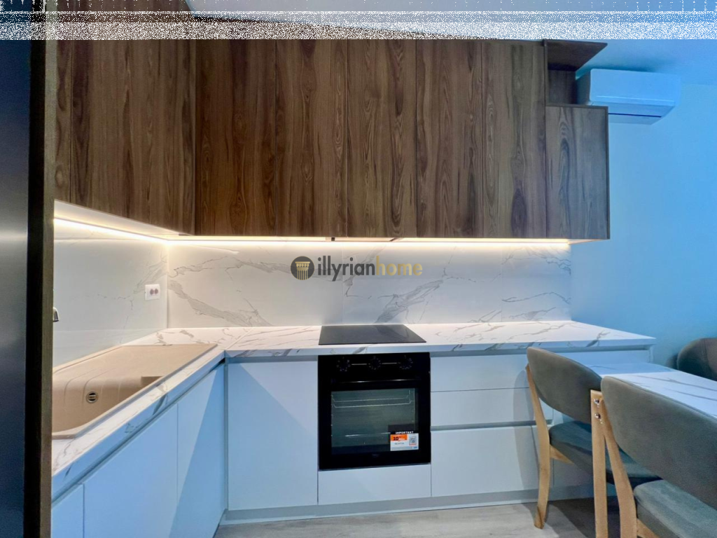 Jepet me qira Apartament 2+1+ Ballkon, “Zogu i Zi”, Tiranë