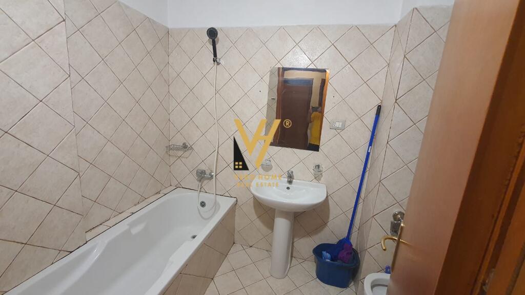 JEPET APARTAMENT 1+1 ME QIRA TE KOMUNA E PARISIT 50.000 LEKE