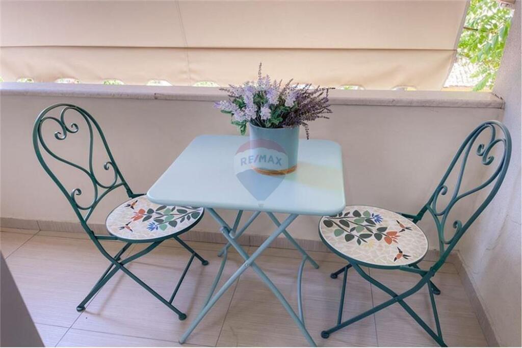 APARTAMENT LUKSOZ 2+1+PARKIM NE QENDER-PAZARI RI