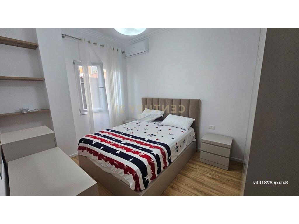 Jepet me qera apartament 2+1 Xhamllik
