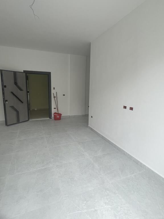 🏖️ Super Appartamento Appena Investito in Vendita a Shkëmbi i Kavajës! 🌅
