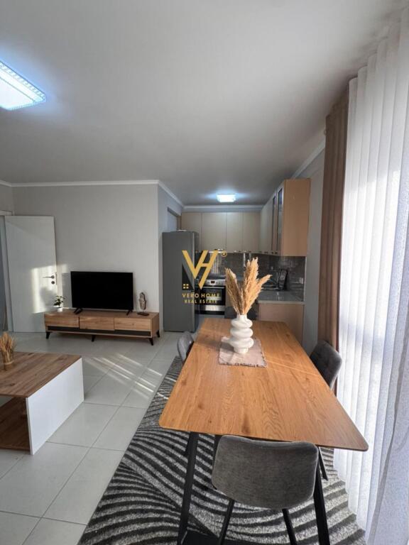 JEPET APARTAMENT 2+1+BLK ME QIRA TE PROKURORIA, QENDER 80.000 LEKE