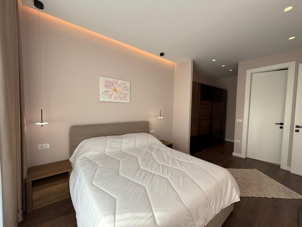 Apartment 2+1 for rent at Komuna e Parisit