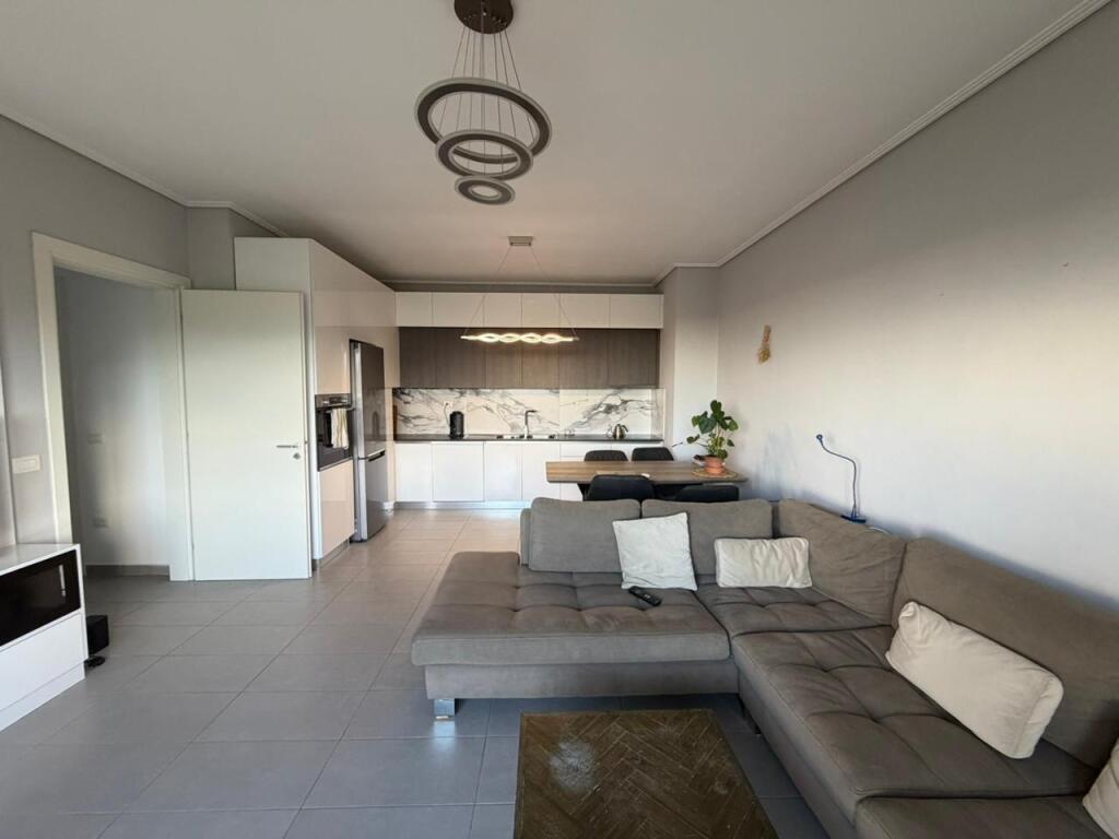 2+1 apartment for rent at Rr. Peti near the Dry Lake.