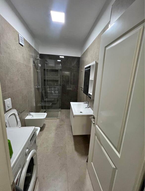 In affitto 2+2 arredato 1300 eu Lago secco