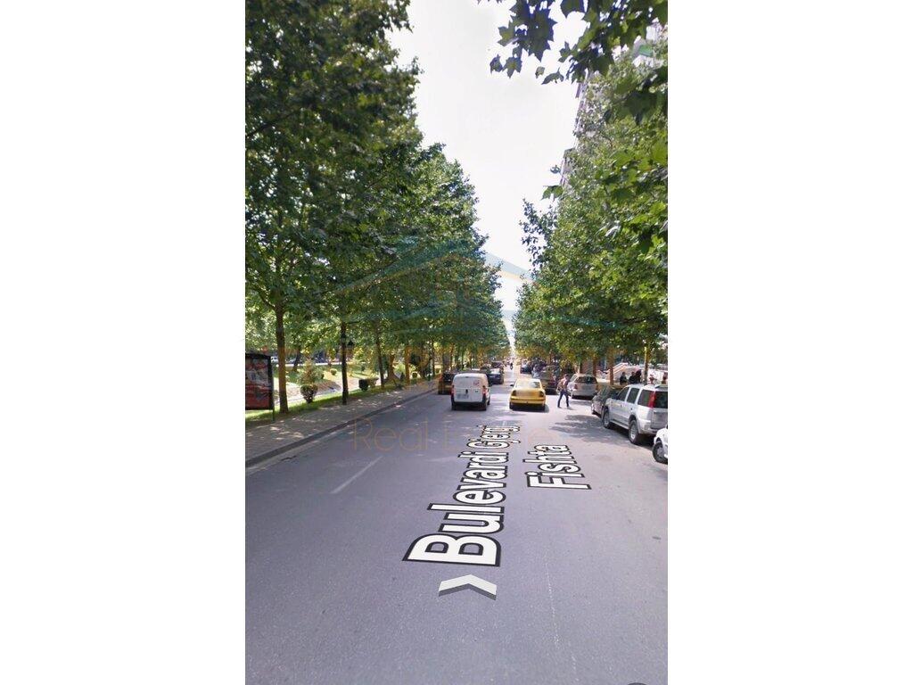 In vendita, Unità commerciale, Viale Gjergj Fishta, Tirana.