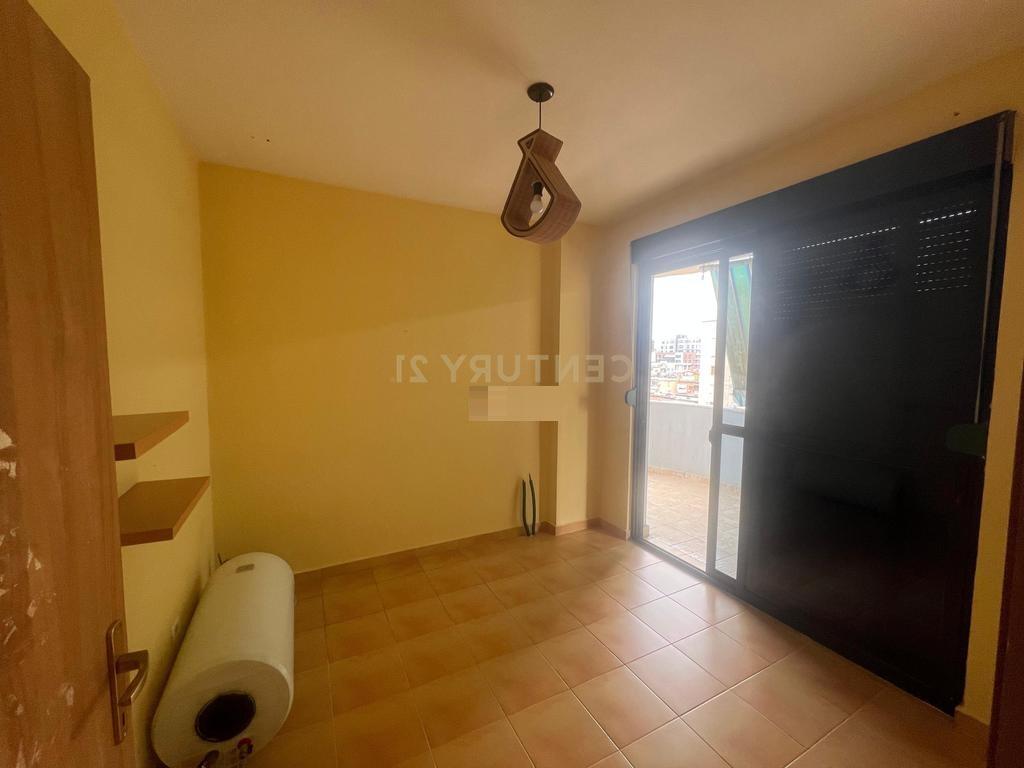 OFROJME  ME QIRA APARTAMENT 3+1+2 TEK MINISTRIA E JASHTME