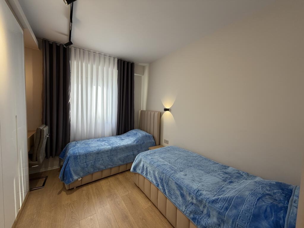 Apartament 2+1+2 Parking per qira tek FZ tek Liqeni i Thate.