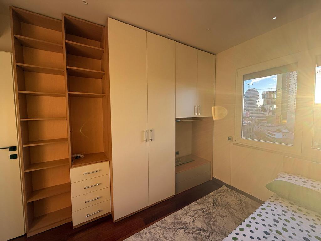 JAPIM ME QIRA APARTAMENT MODERN 2+1+2 ME POST PARKIMI!! 1,500 € /Muaj