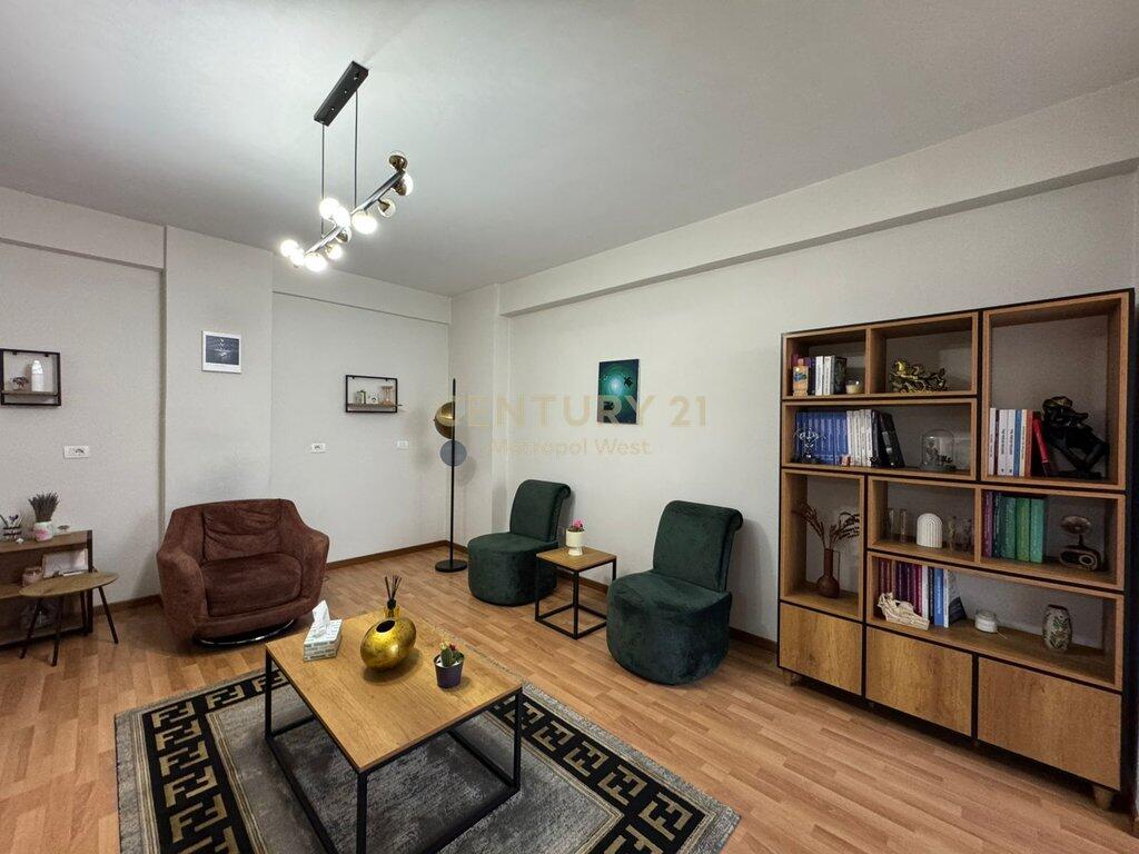 Appartamento 1+1 in vendita in Via Mine Peza, vicino a Kafe Flora 210.000 €