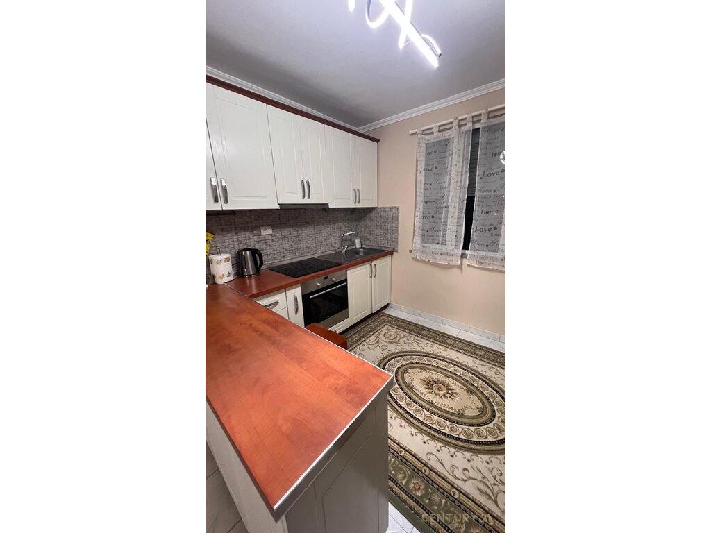 TE KAFE FLORA JAPIM APARTAMENT 2+1 ME QIRA 600 € /Muaj