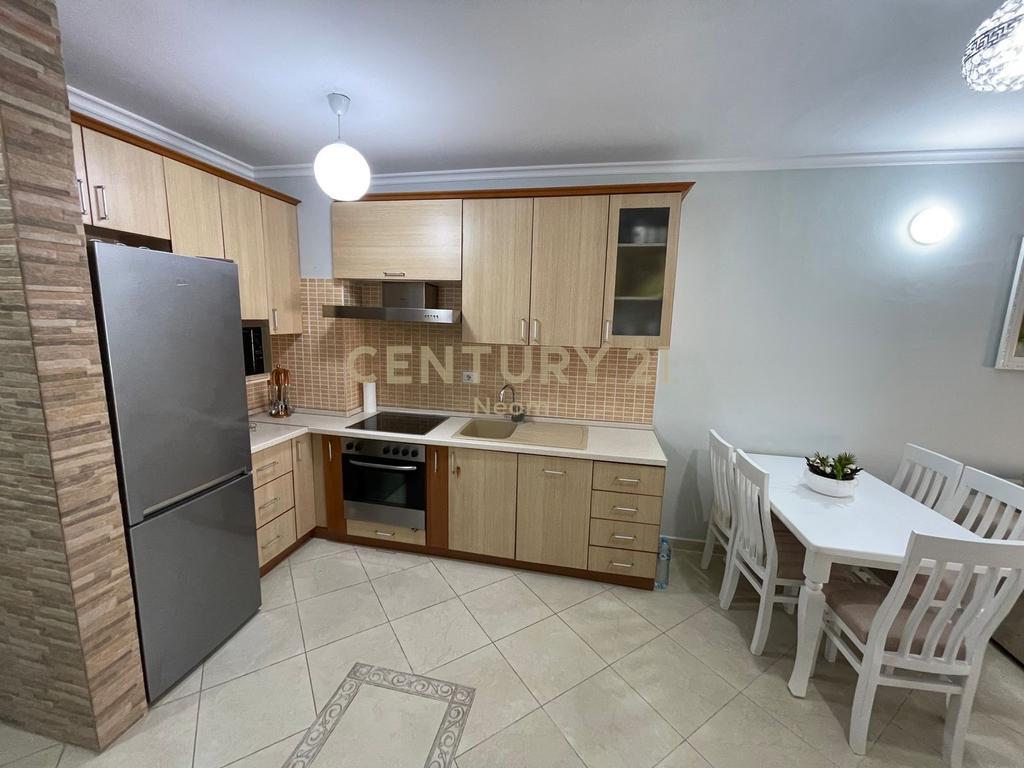 Jepet me Qira Apartament 2+1 Liqeni i Thate