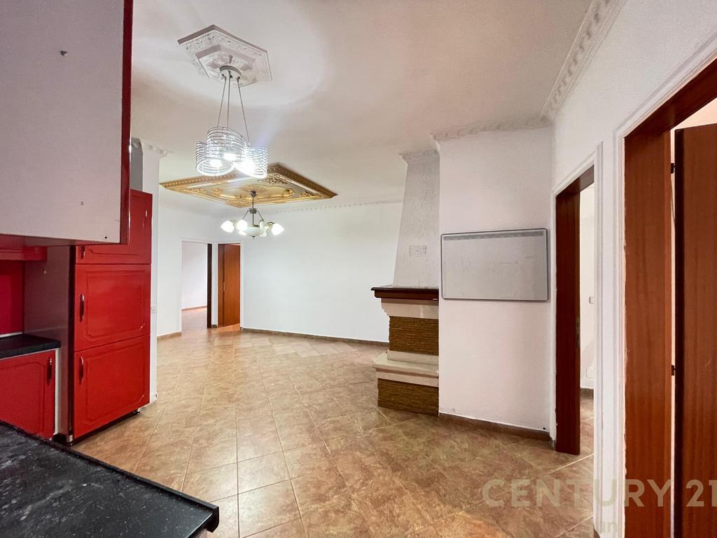 APARTAMENT 5+2+2 PER QIRA TEK ISH-EKSPOZITA! 1,200 € /Muaj