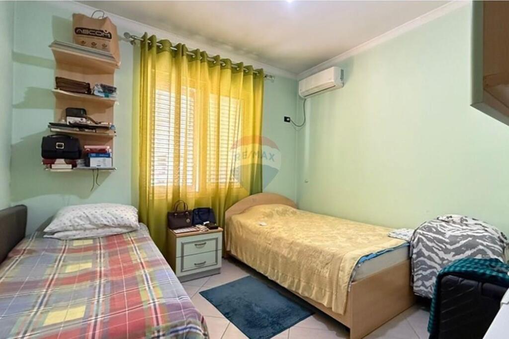 Apartament 2+1 per shitje prane Unazes se Re
