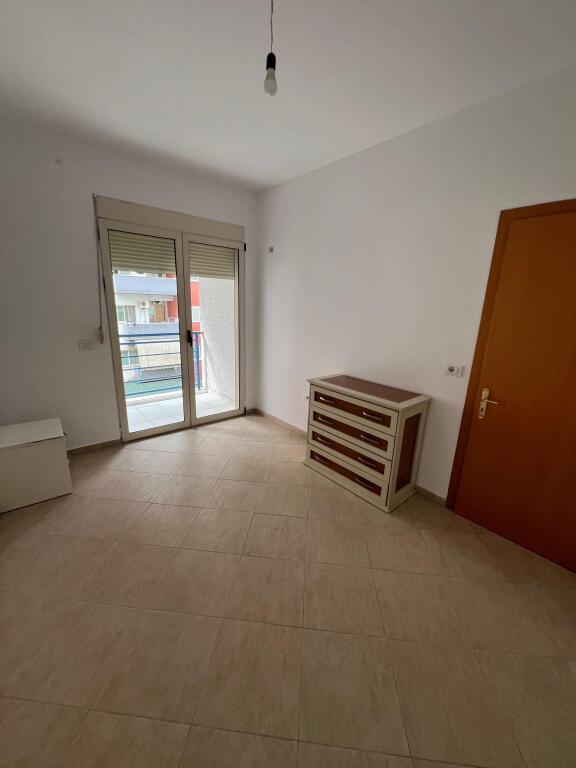 Apartment 2+1+1, Yzberisht!