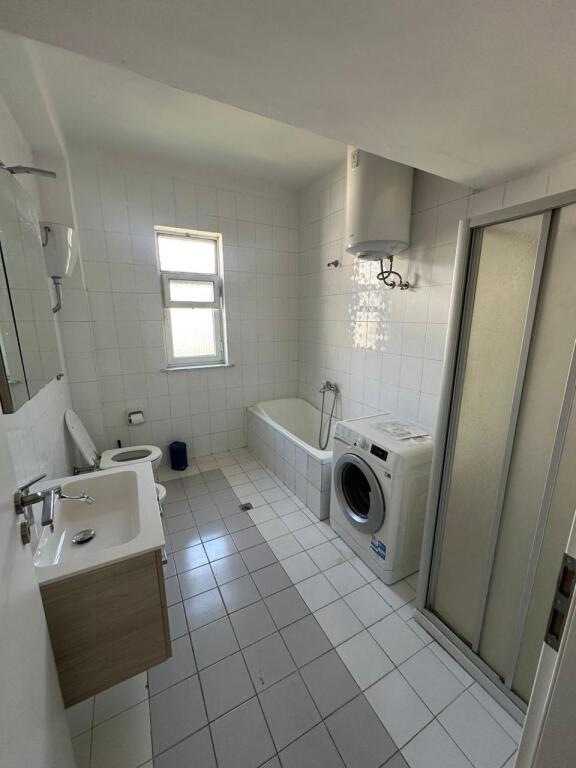 Apartament 2+1 per qira tek Rruga Qemal Stafa